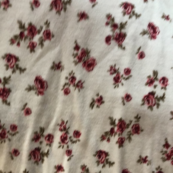 BNWOT forever 21 rose pattern tee TB - Picture 6 of 6